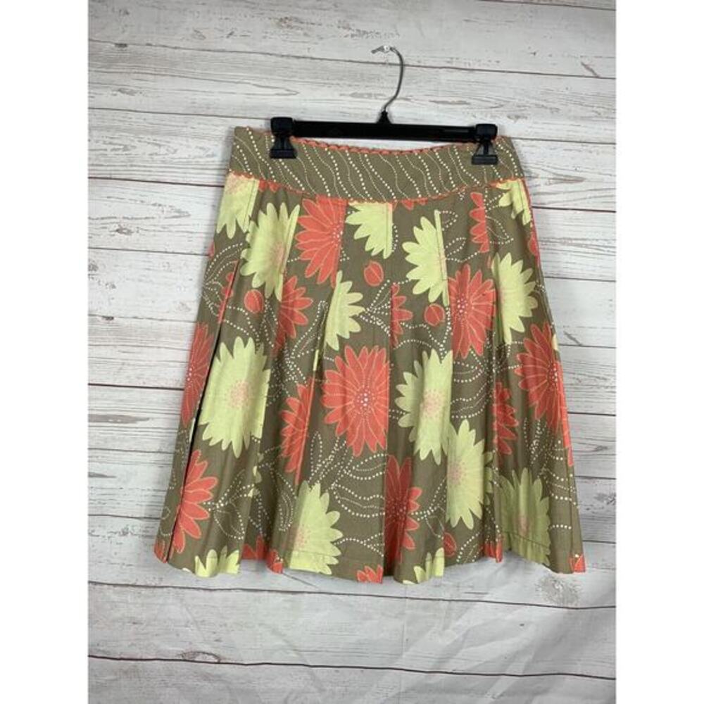 Liz Claiborne Skirt Womens size 4 Tan‎ Floral Aline Pleated Knee Length Zip - Picture 2 of 6